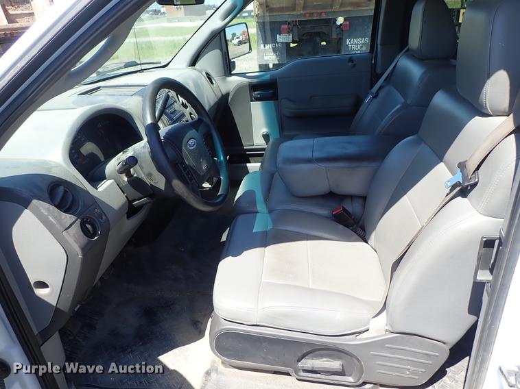 image for item DE5338 2006 Ford F150 SuperCab pickup truck