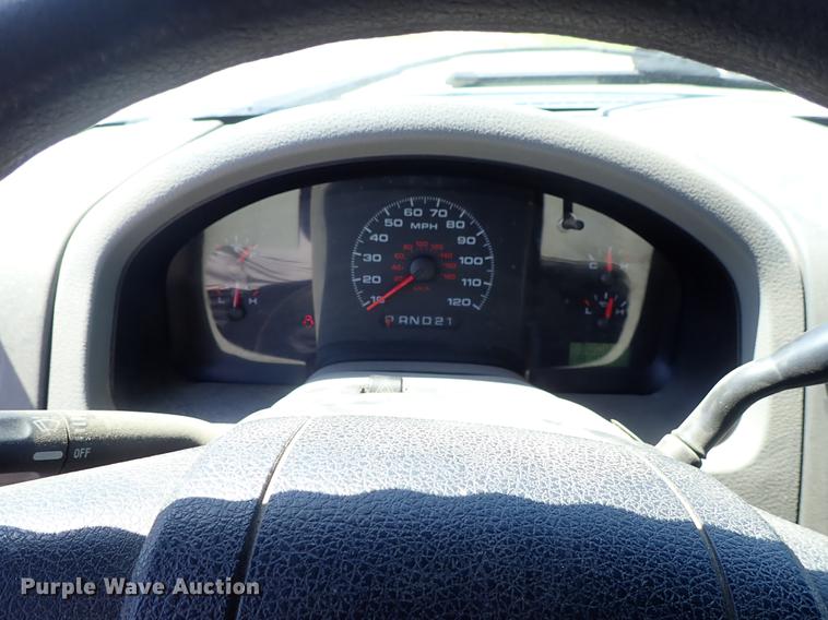 image for item DE5338 2006 Ford F150 SuperCab pickup truck