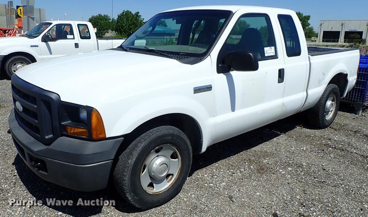 image for item DE5339 2006 Ford F250 Super Duty SuperCab pickup truck