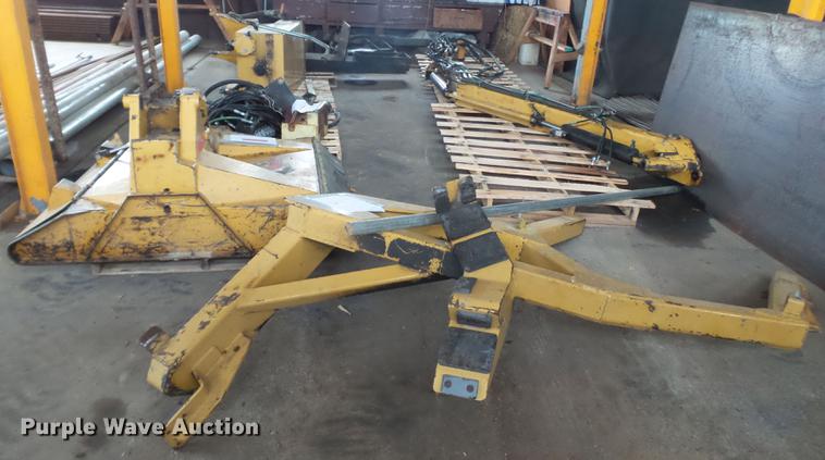 image for item DE7804 Tiger 34852 boom rotary mower