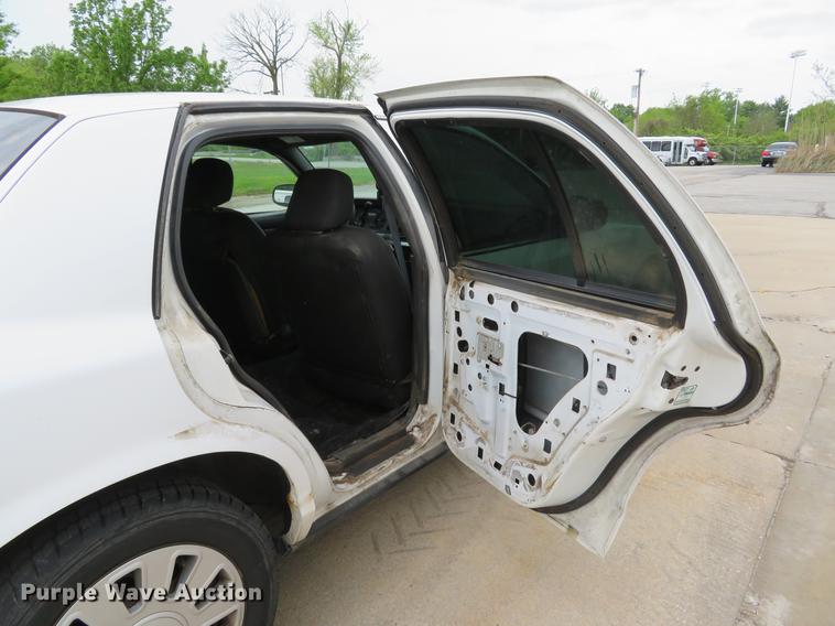 image for item DE8042 2009 Ford Crown Victoria Police Interceptor