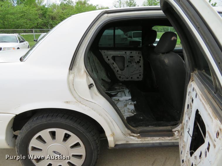 image for item DE8042 2009 Ford Crown Victoria Police Interceptor