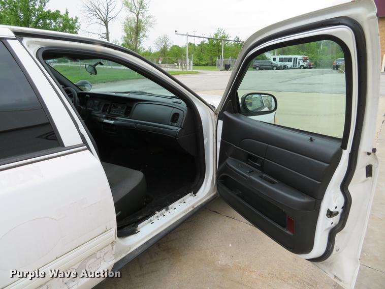 image for item DE8042 2009 Ford Crown Victoria Police Interceptor