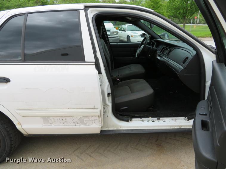 image for item DE8042 2009 Ford Crown Victoria Police Interceptor