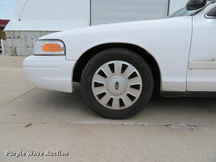 image for item DE8042 2009 Ford Crown Victoria Police Interceptor