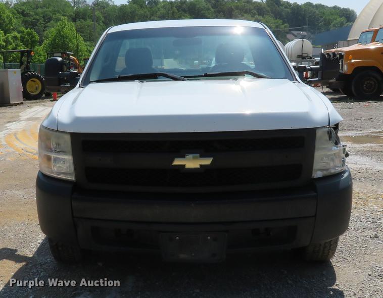 image for item DE8099 2008 Chevrolet Silverado 1500 pickup truck
