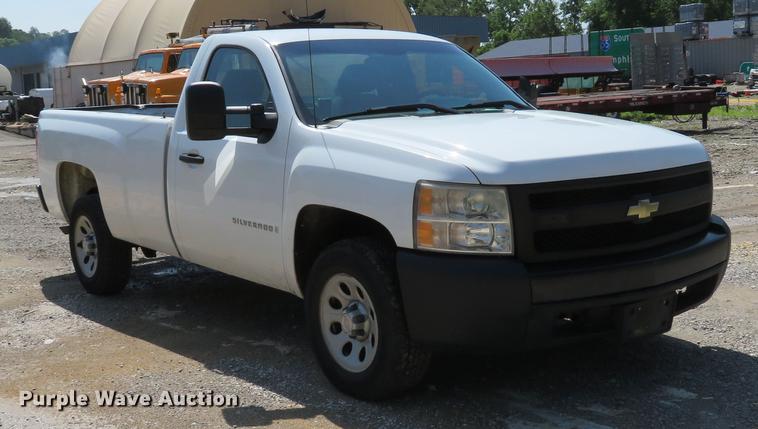 image for item DE8099 2008 Chevrolet Silverado 1500 pickup truck