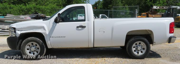 image for item DE8099 2008 Chevrolet Silverado 1500 pickup truck