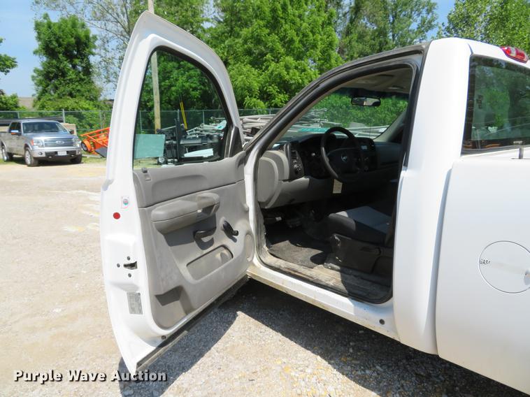 image for item DE8099 2008 Chevrolet Silverado 1500 pickup truck