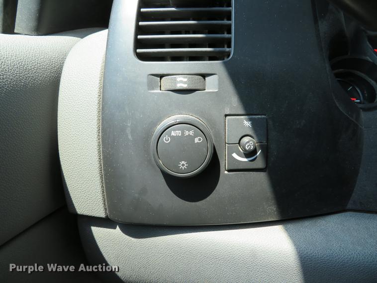 image for item DE8099 2008 Chevrolet Silverado 1500 pickup truck