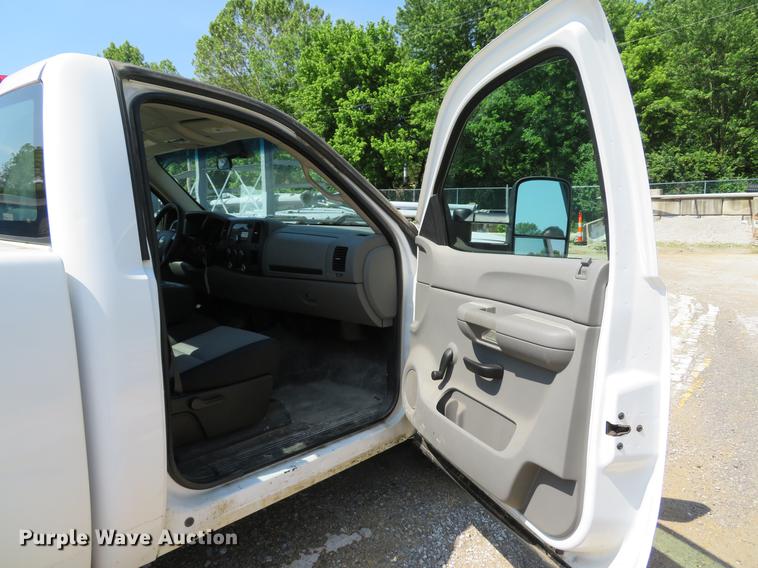 image for item DE8099 2008 Chevrolet Silverado 1500 pickup truck