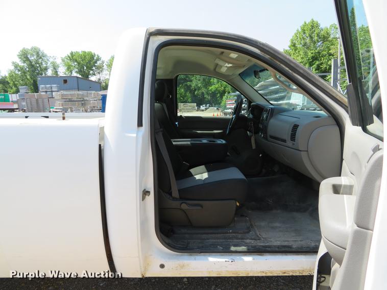 image for item DE8099 2008 Chevrolet Silverado 1500 pickup truck
