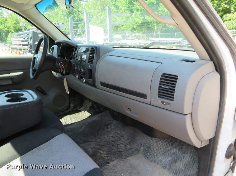 image for item DE8099 2008 Chevrolet Silverado 1500 pickup truck