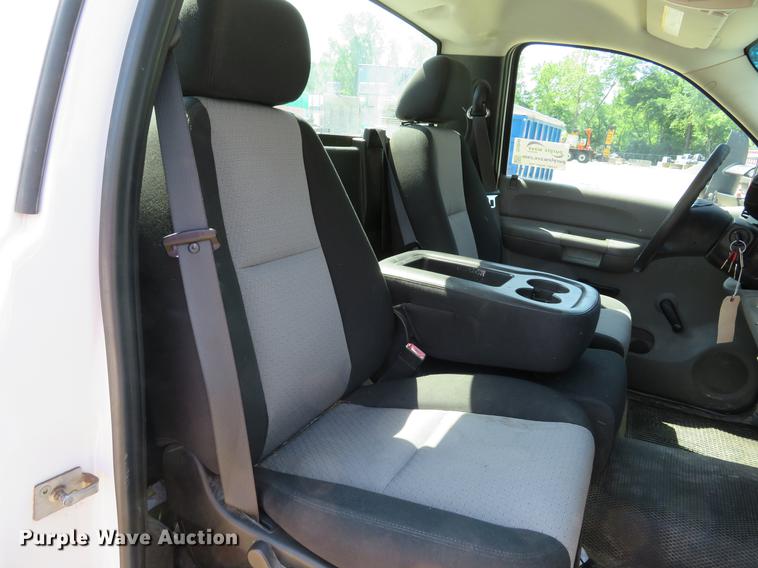 image for item DE8099 2008 Chevrolet Silverado 1500 pickup truck