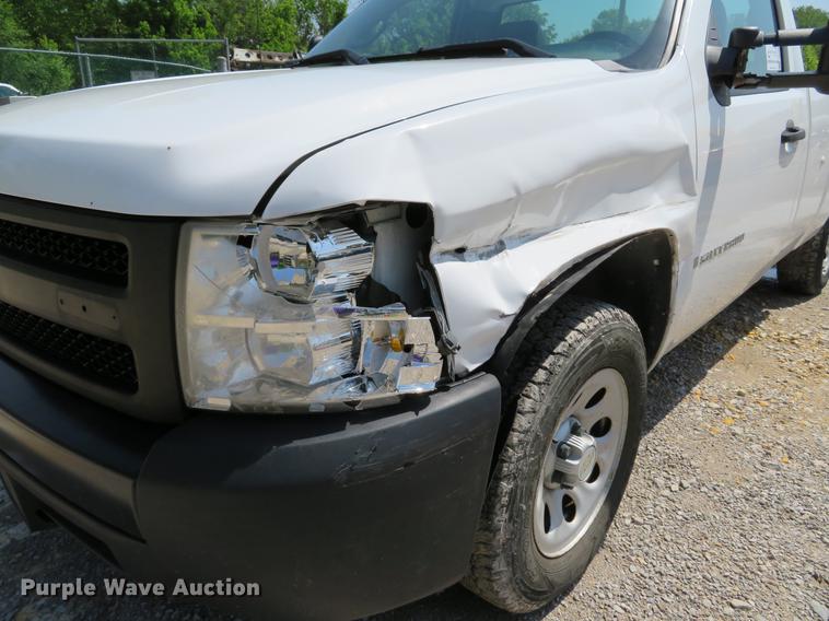 image for item DE8099 2008 Chevrolet Silverado 1500 pickup truck