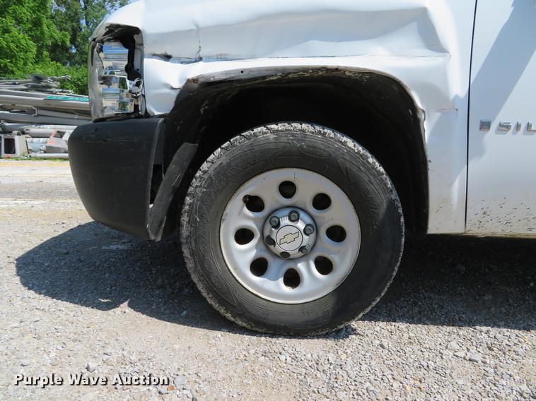 image for item DE8099 2008 Chevrolet Silverado 1500 pickup truck
