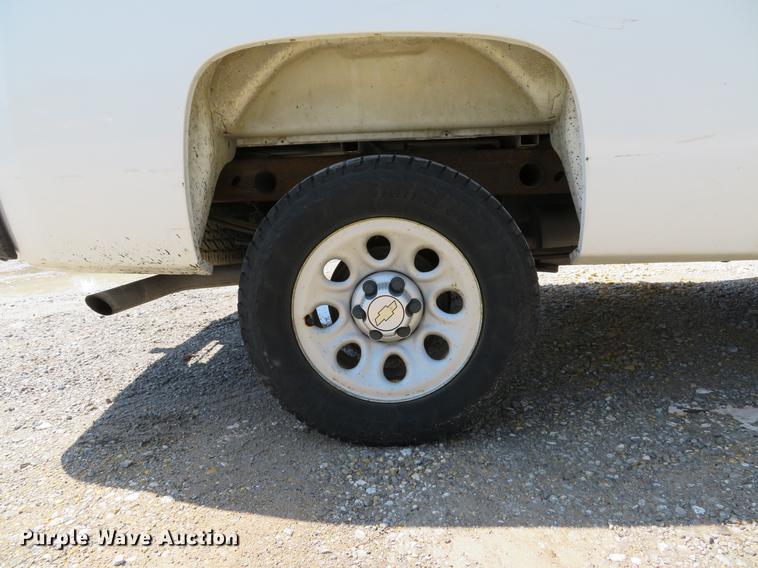 image for item DE8099 2008 Chevrolet Silverado 1500 pickup truck