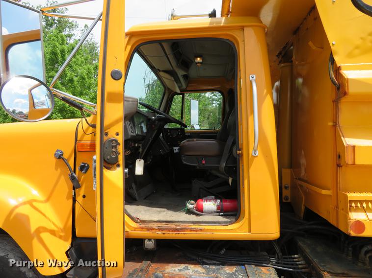 image for item DE8100 2002 International 2554 dump truck