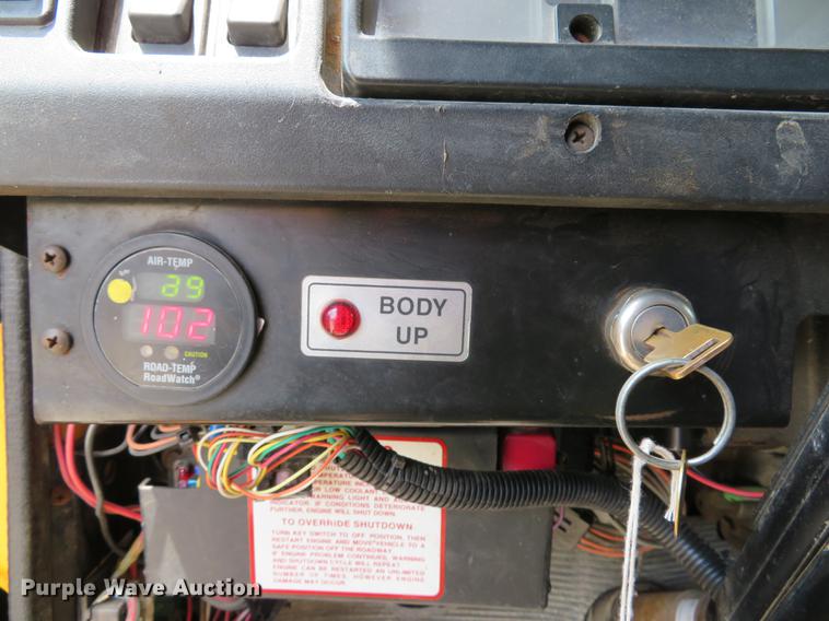 image for item DE8100 2002 International 2554 dump truck