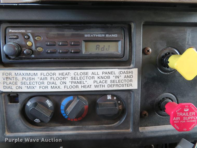 image for item DE8100 2002 International 2554 dump truck