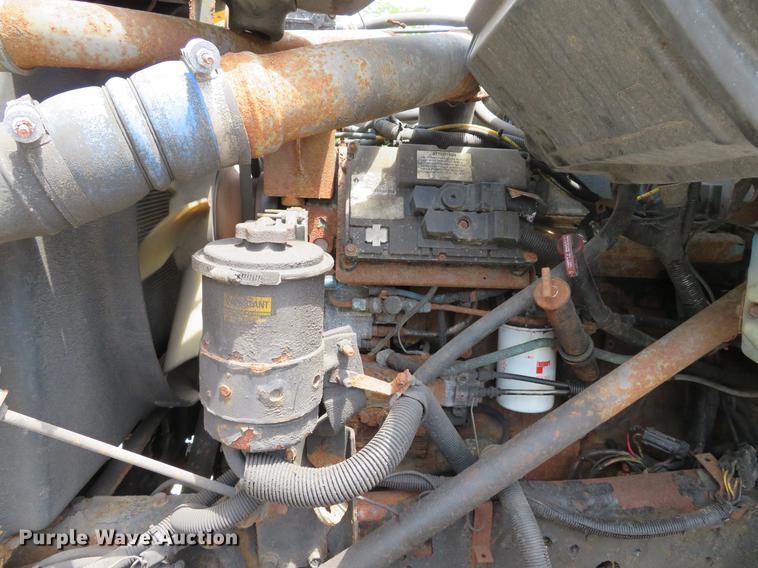 image for item DE8100 2002 International 2554 dump truck