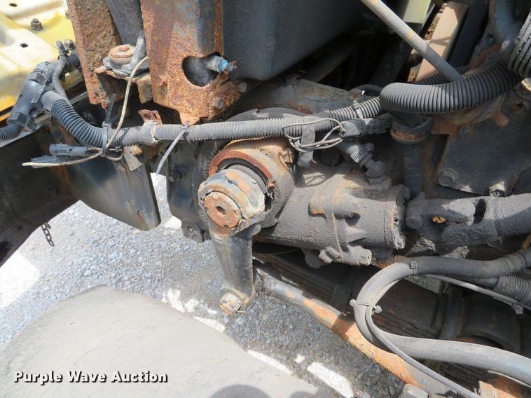 image for item DE8100 2002 International 2554 dump truck