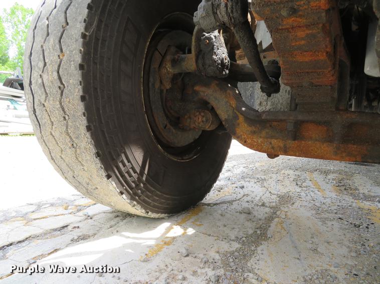 image for item DE8100 2002 International 2554 dump truck