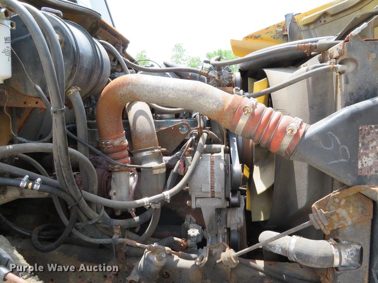 image for item DE8100 2002 International 2554 dump truck