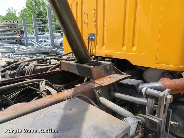 image for item DE8100 2002 International 2554 dump truck