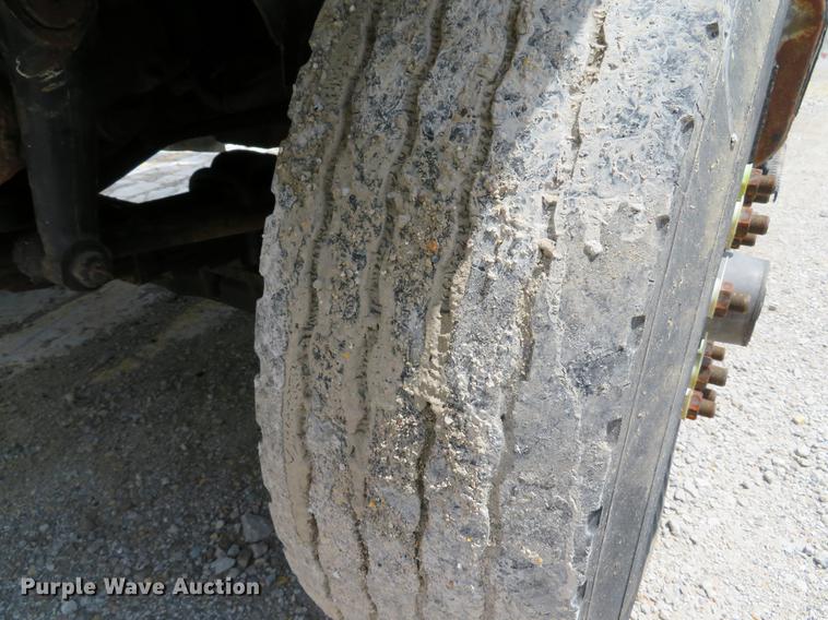 image for item DE8100 2002 International 2554 dump truck