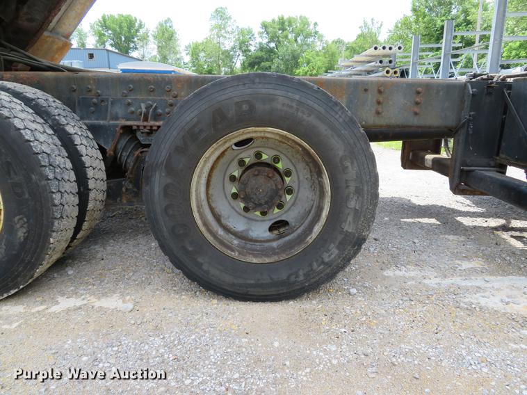 image for item DE8100 2002 International 2554 dump truck