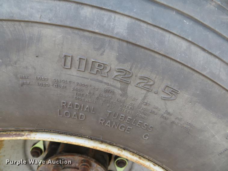 image for item DE8100 2002 International 2554 dump truck