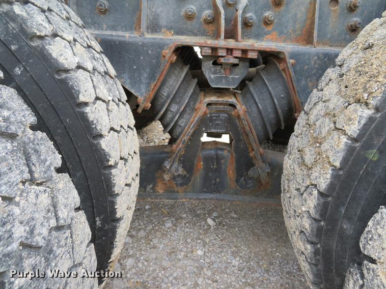 image for item DE8100 2002 International 2554 dump truck