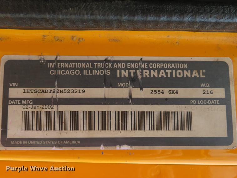 image for item DE8100 2002 International 2554 dump truck