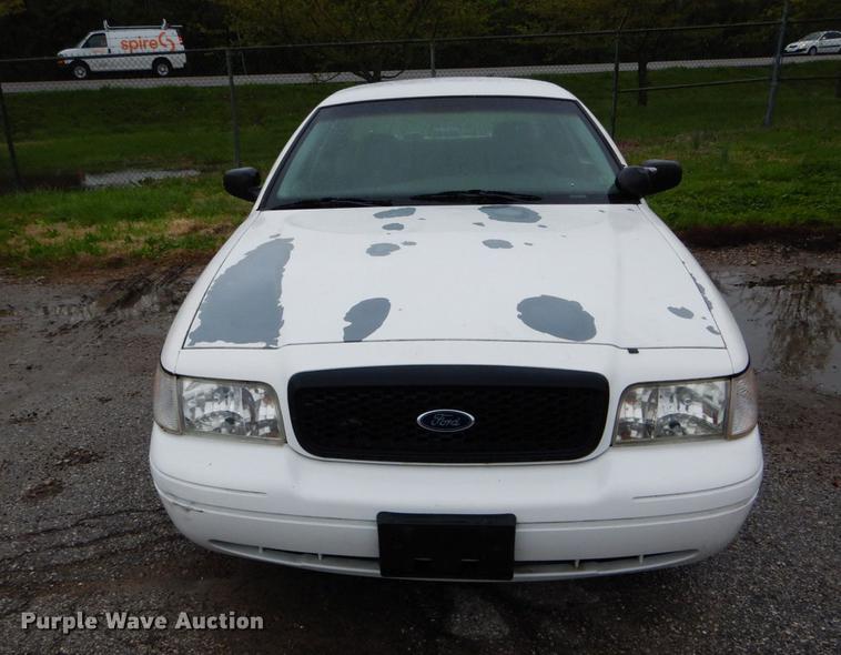 image for item DE8313 2003 Ford Crown Victoria Police Interceptor