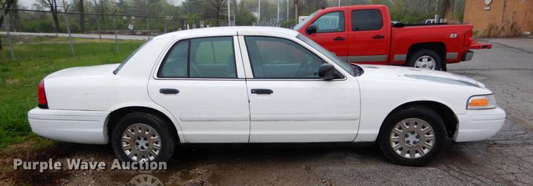 image for item DE8313 2003 Ford Crown Victoria Police Interceptor