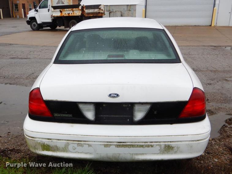 image for item DE8313 2003 Ford Crown Victoria Police Interceptor