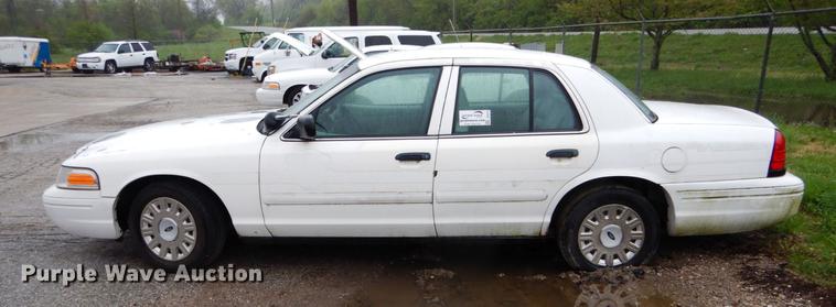 image for item DE8313 2003 Ford Crown Victoria Police Interceptor