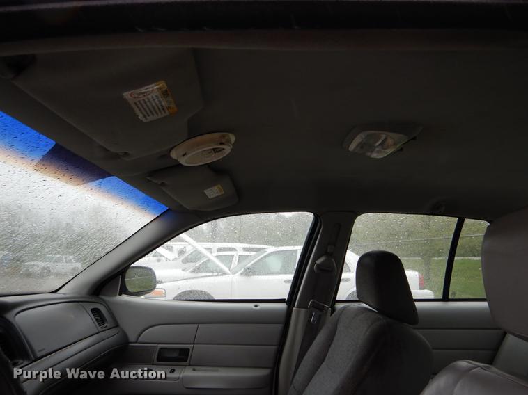 image for item DE8313 2003 Ford Crown Victoria Police Interceptor