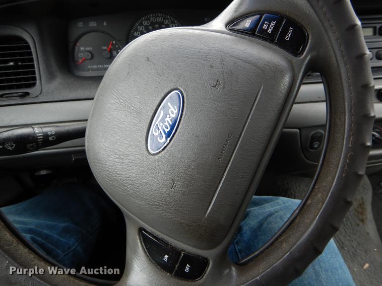 image for item DE8313 2003 Ford Crown Victoria Police Interceptor