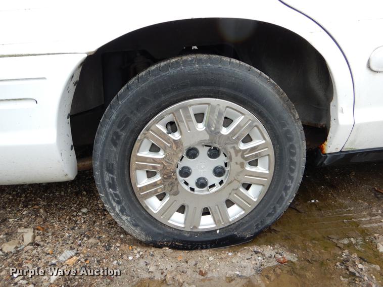 image for item DE8313 2003 Ford Crown Victoria Police Interceptor