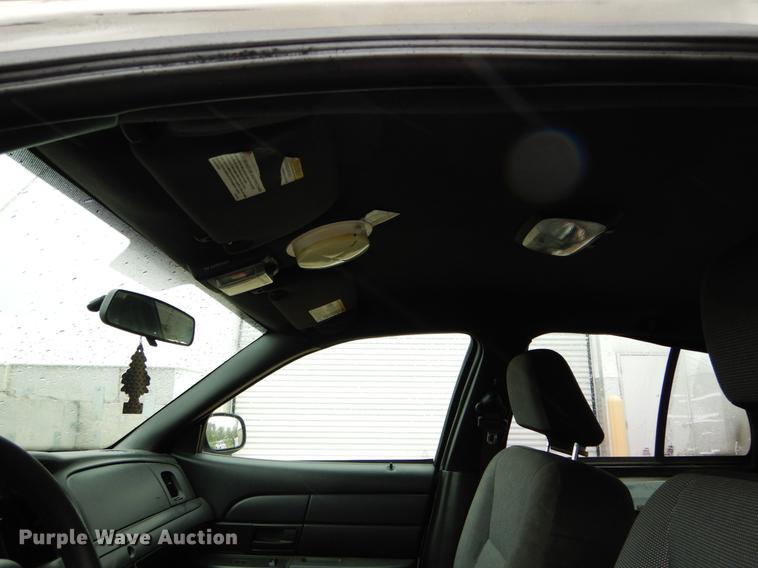 image for item DE8314 2010 Ford Crown Victoria Police Interceptor