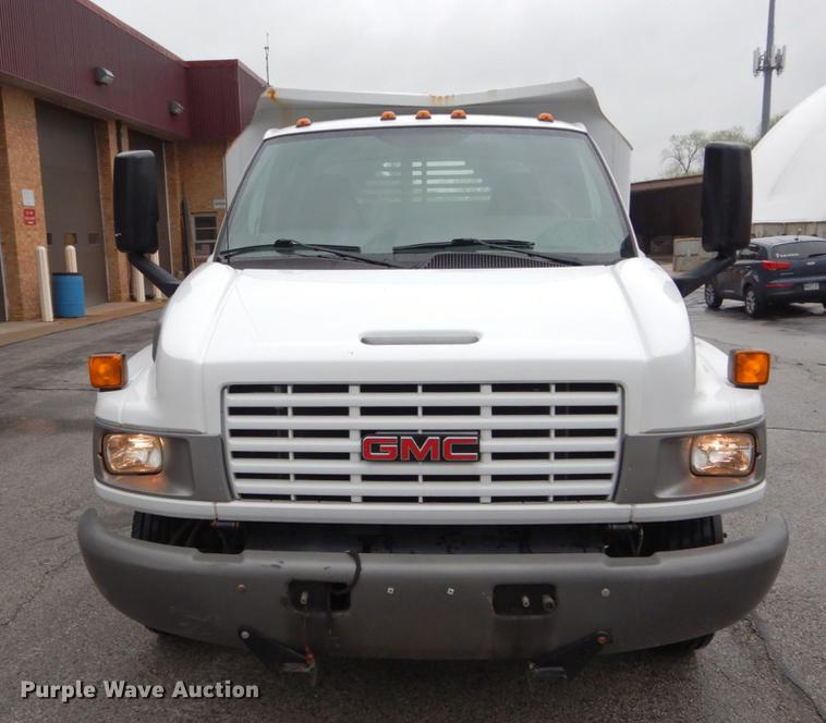 image for item DE8315 2009 GMC C5500 dump truck