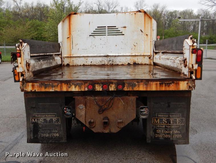 image for item DE8315 2009 GMC C5500 dump truck