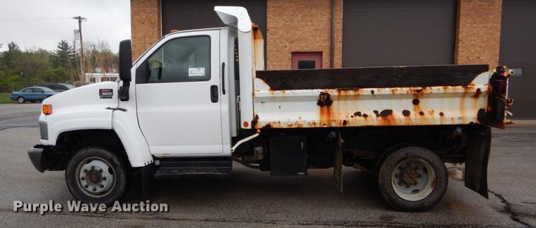 image for item DE8315 2009 GMC C5500 dump truck