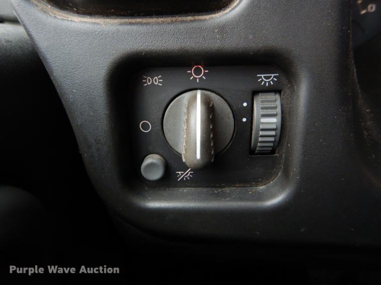 image for item DE8315 2009 GMC C5500 dump truck