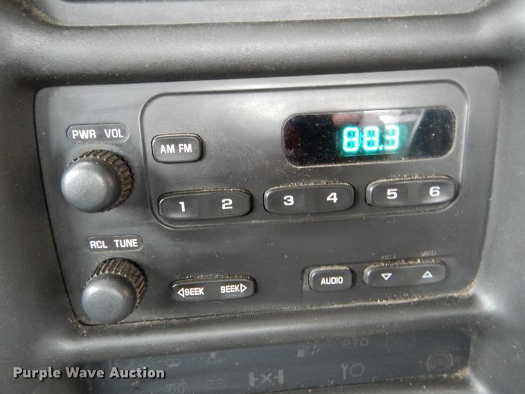 image for item DE8315 2009 GMC C5500 dump truck