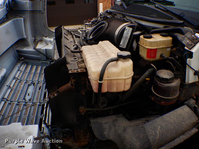 image for item DE8315 2009 GMC C5500 dump truck