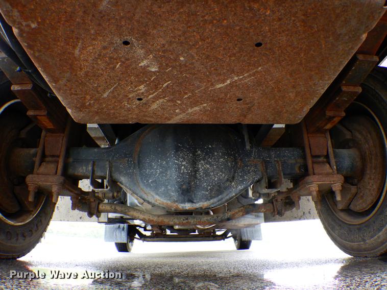 image for item DE8315 2009 GMC C5500 dump truck