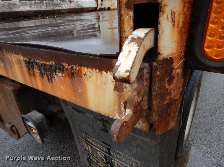 image for item DE8315 2009 GMC C5500 dump truck